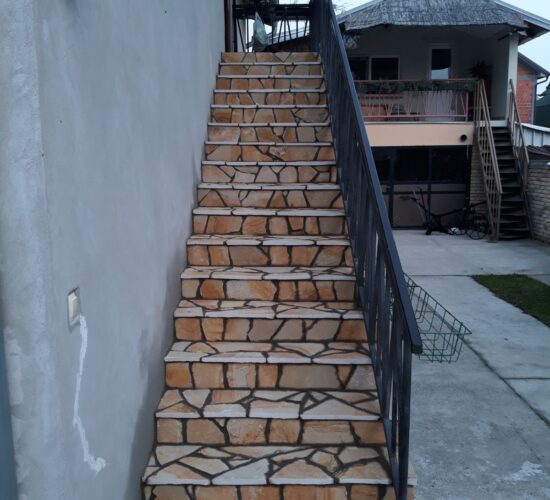 Prirdoni kamen Beograd - Mimaros Stone