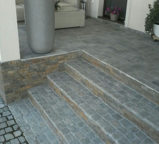 Prirdoni kamen Beograd - Mimaros Stone